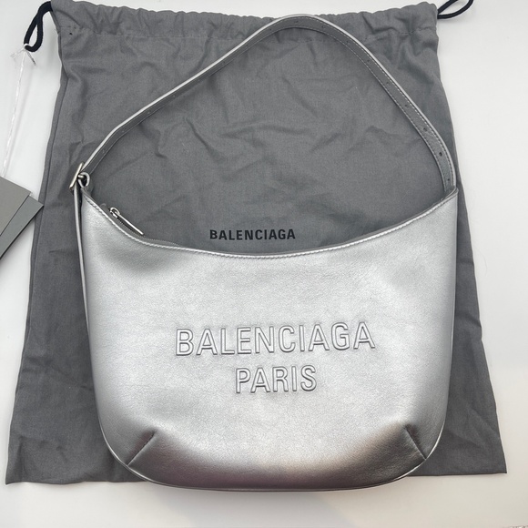 BALENCIAGA Silver Metallic calfskin Leather Mary-Kate Shoulder sling hobo Bag - Picture 8 of 11